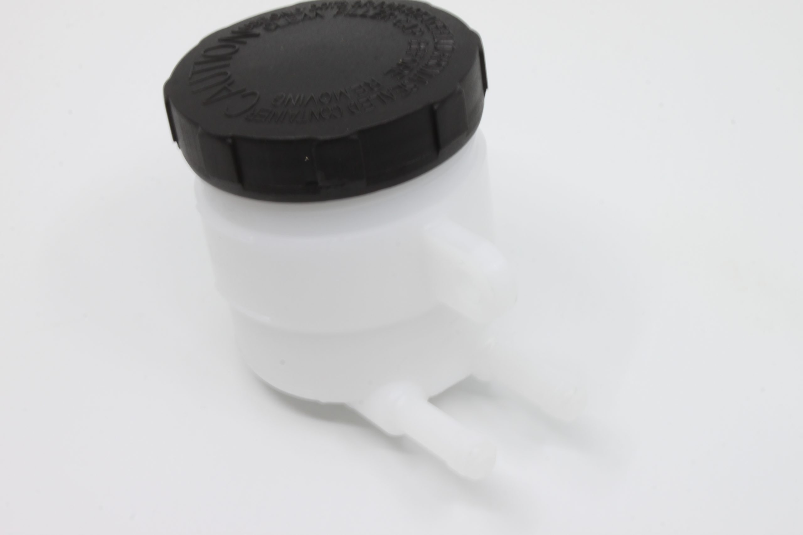 Бачок расширительный тормозной системы с боковым выходом ATV /СФ X5 H.O, X8, X10